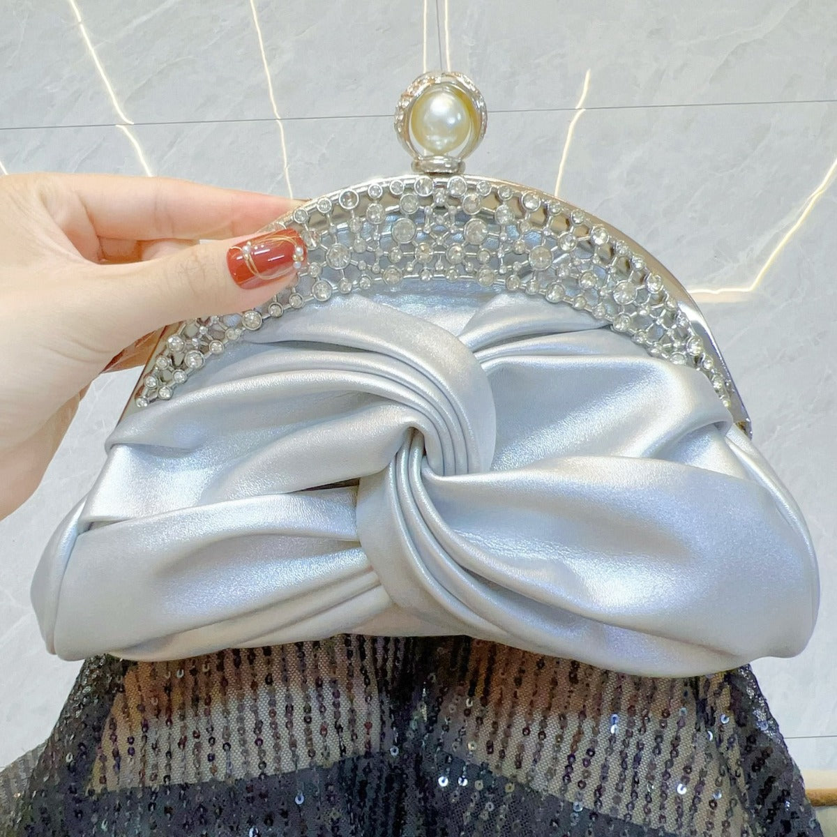 Pochette Éclat — Strass et Chaîne