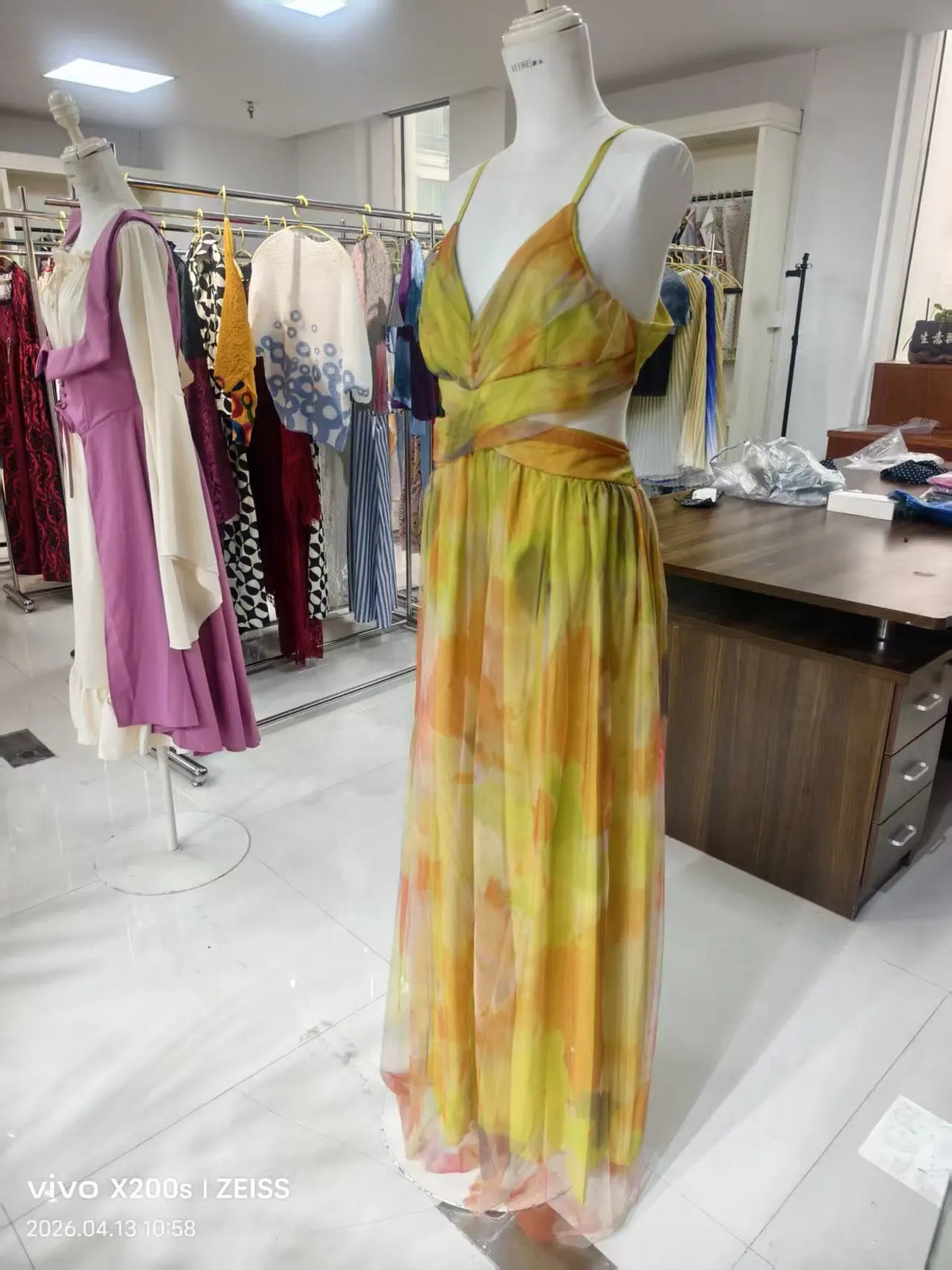 Robe Longue Fleurie en Tulle — Col Licou