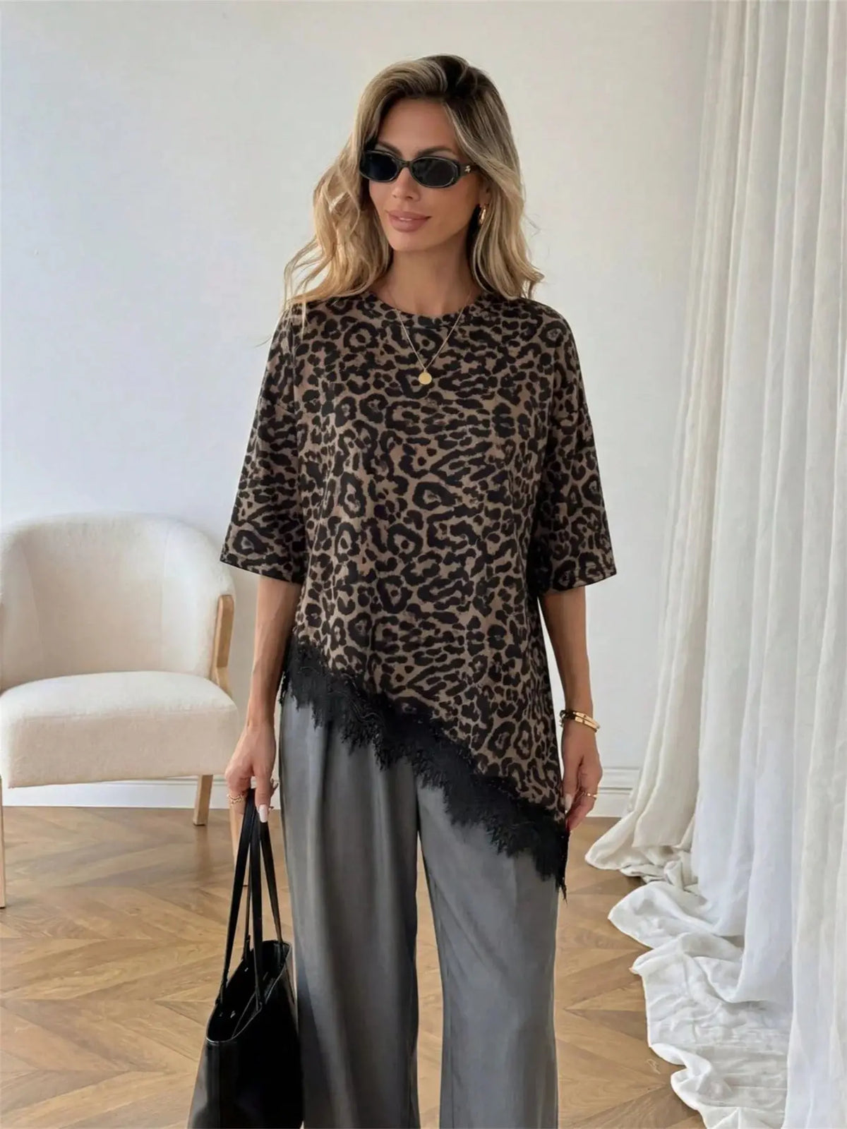 T-shirt Léonie — Léopard, Volants et Dentelle